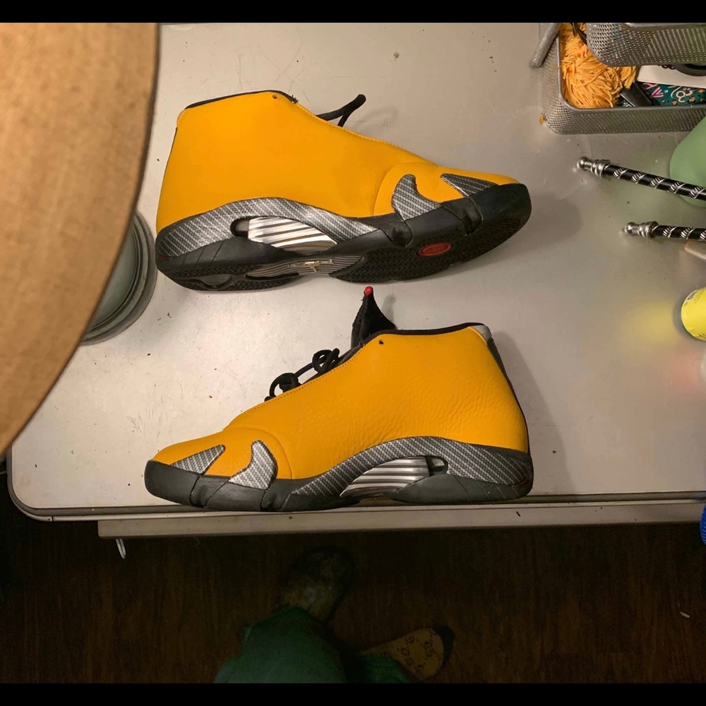 Shoes - Picture 3 of 8